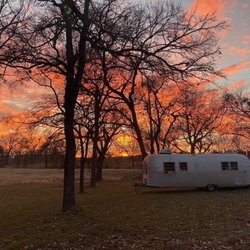 Hill Country Lake Escape