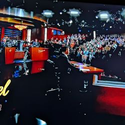 Jimmy Kimmel Live - TV picture of Jimmy Kimmel at his desk and the audience