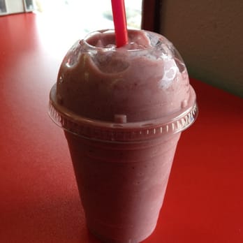Shakes Alive - Bobcat fruit smoothie - Ice Cream & Frozen Yogurt Near Me - Estes Park, Colorado
