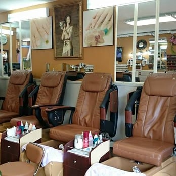 Natural Nails - Spa Pedicure Station - Nail Salons Near Me - Surrey, British Columbia Natural Nails - Spa Pedicure Station - Nail Salons Near Me - Surrey, British Columbia