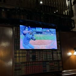 Victoria Pub & Grill