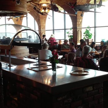 Aviator's - Restaurant dining room - Breakfast & Brunch Near Me - Sacramento, California