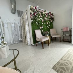Blanc de Blanc Bridal Boutique