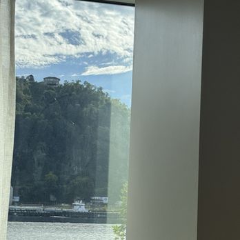 The Landing Hotel - Nice view, dirty window. - Hotels Near Me - Pittsburgh, Pennsylvania The Landing Hotel - Nice view, dirty window. - Hotels Near Me - Pittsburgh, Pennsylvania