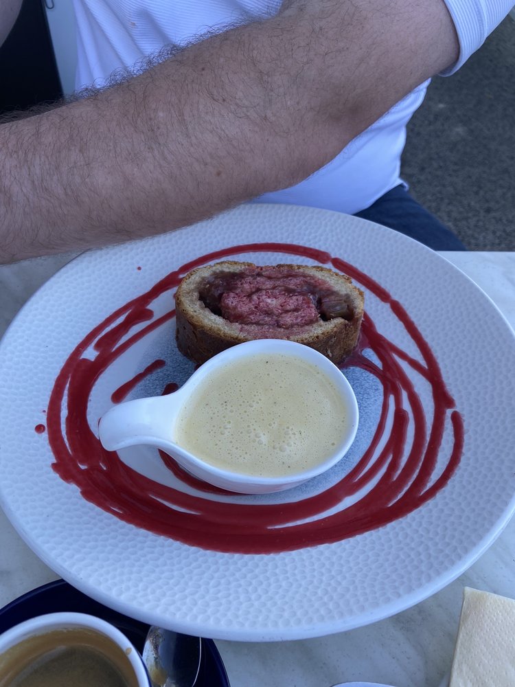 THE NOISY LOBSTER Avon Beach, Christchurch, Dorset, United Kingdom