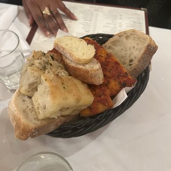 Carmine's - Time Square - bread basket - Italian Near Me - New York, New York Carmine's - Time Square - bread basket - Italian Near Me - New York, New York