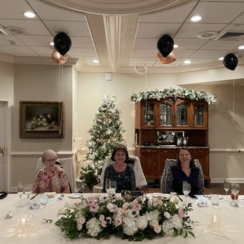 Jenny B Floral Design - Beautiful Center Piece that tied all the colors in the room together. - Florists Near Me - Fullerton, California