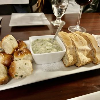 Mi Bella Restaurante - Complementary bread - Salad Near Me - Branford, Connecticut