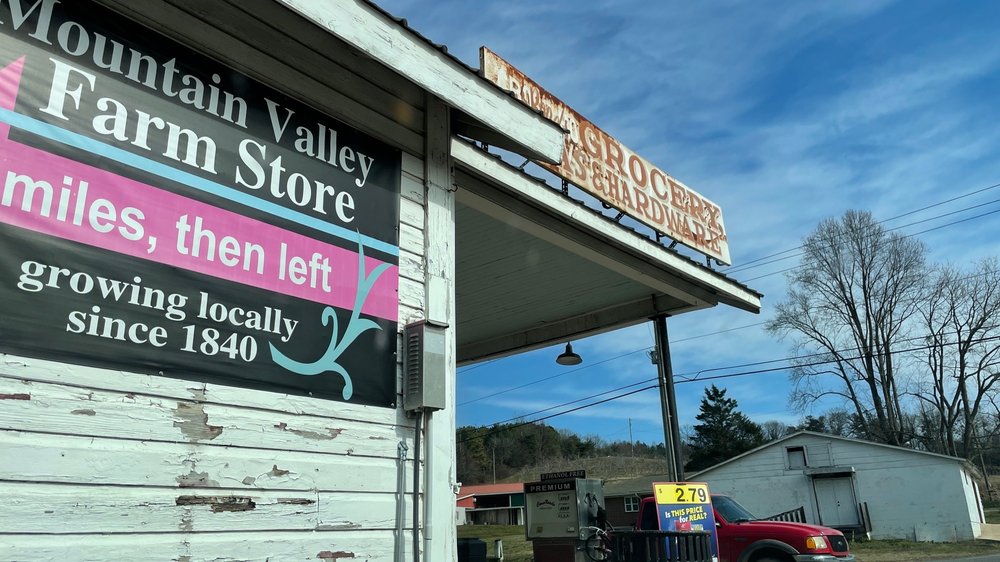 CROSSROADS GROCERY Updated August 2024 25 Photos & 17 Reviews 8994 Hwy 52, Ellijay