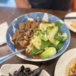 Dumpling Bay - Braised beef noodle soup