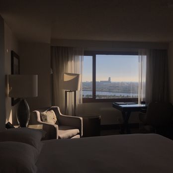 Hilton Long Beach - Hotels Near Me - Long Beach, California