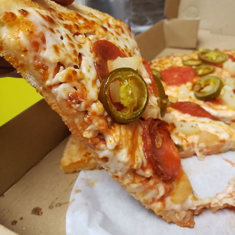 A zoom in... extra sauce means the white paper beneath should probably have sauce on it maybe? Idk A zoom in... extra sauce means the white paper beneath should probably have sauce on it maybe? Idk