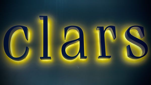 Clars Auctions by null