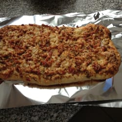 Dubois - Fougasse lardons-chèvre moutarde à l'ancienne .