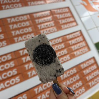 Taqueria Los Chachalacos - Oreo paleta - Tacos Near Me - Cancún, ROO Taqueria Los Chachalacos - Oreo paleta - Tacos Near Me - Cancún, ROO
