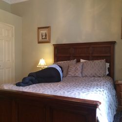 B&B Saint-Louis - Une idée de la grandeur du lit - amoureuse échouée