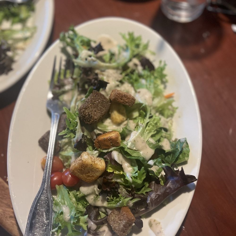 Black Angus Steakhouse - Garden salad - Steakhouses Near Me - Puyallup, Washington