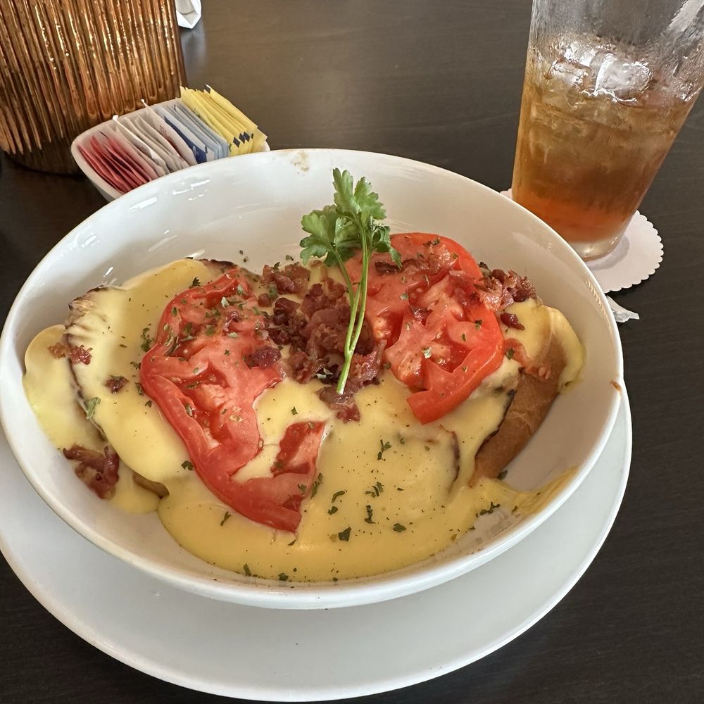 16th - The famous Kentucky Hot Brown at the top of my food list. Delicious! - Desserts Near Me - Hodgenville, Kentucky 16th - The famous Kentucky Hot Brown at the top of my food list. Delicious! - Desserts Near Me - Hodgenville, Kentucky