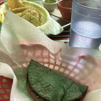 De Nada Cantina - kids chicken quesadilla Chips & Queso & Salsa (Veg) - Mexican Near Me - Austin, Texas De Nada Cantina - kids chicken quesadilla Chips & Queso & Salsa (Veg) - Mexican Near Me - Austin, Texas