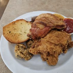 Sirloin Stockade - Fried chicken and fried gizzards