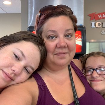 Jack's Family Restaurant - a woman taking a selfie with two girls - Burgers Near Me - Alabaster, Alabama