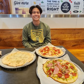 Pieology Pizzeria Tejon Ranch, CA - Nigel and his dinner - Pizza Near Me - Arvin, California