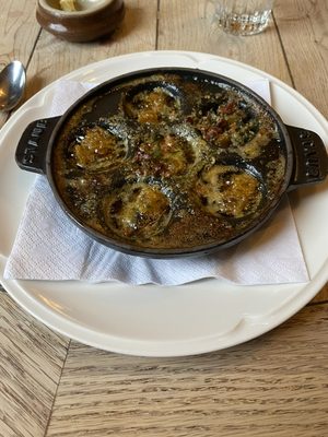L'Escargot Bleu Restaurant and Wine Bar by null