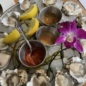 Herringbone Waikiki - Fresh raw oysters (pay per oyster) - Seafood Near Me - Honolulu, Hawaii Herringbone Waikiki - Fresh raw oysters (pay per oyster) - Seafood Near Me - Honolulu, Hawaii