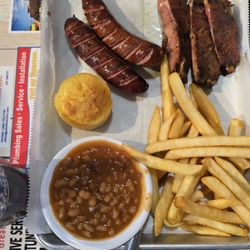 Porkies BBQ - Sausage, ribs, beans, fries, cornbread