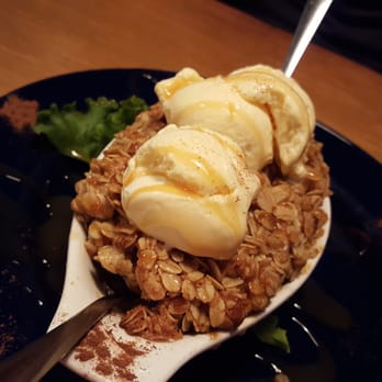 Brewery Bay Food - Apple crumble - Breweries Near Me - Orillia, Ontario Brewery Bay Food - Apple crumble - Breweries Near Me - Orillia, Ontario