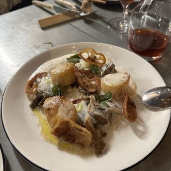 Camelia - Scallops, dashi lime cream, matsutake mushrooms, Tokyo negi, chestnut date puree - French Near Me - Los Angeles, California