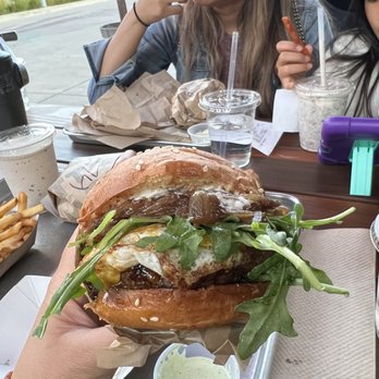 Gotts Roadside - California Burger - Burgers Near Me - Napa, California