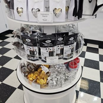 See's Candies - Chocolatiers & Shops Near Me - Austin, Texas See's Candies - Chocolatiers & Shops Near Me - Austin, Texas