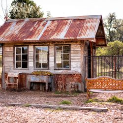 The Barn Vintage Marketplace - Emu home