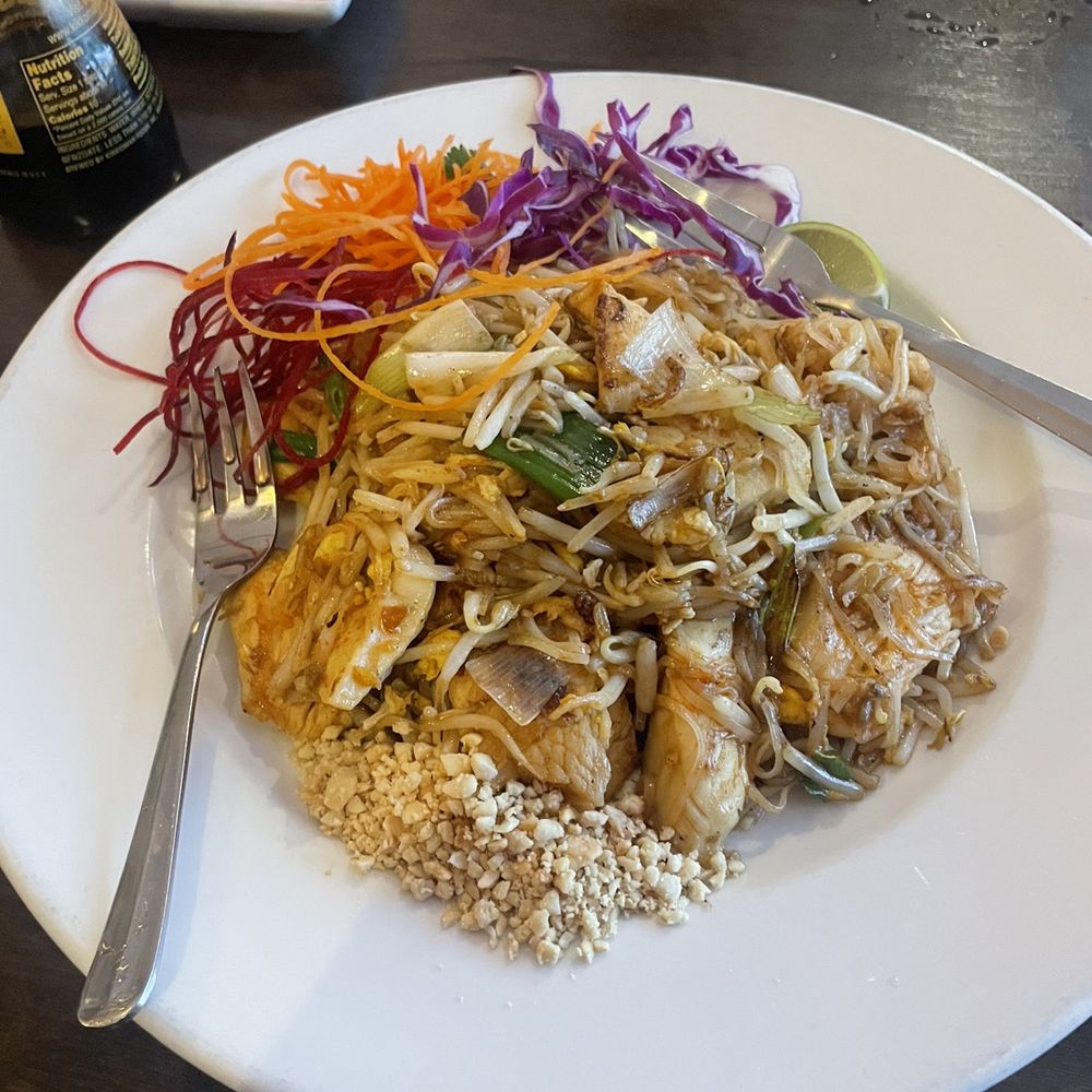 altThai - Chicken Pad Thai - Thai Near Me - Arlington Heights, Illinois altThai - Chicken Pad Thai - Thai Near Me - Arlington Heights, Illinois