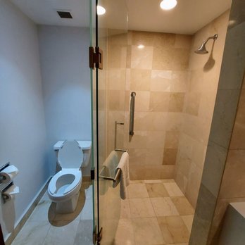 Double Tree - Walk in shower - Hotels Near Me - Ciudad de México, DIF Double Tree - Walk in shower - Hotels Near Me - Ciudad de México, DIF