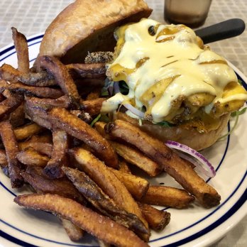 Comet Cafe - Zinger special - Breakfast & Brunch Near Me - Milwaukee, Wisconsin