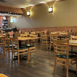 Sumo Sushi - Restaurant inside