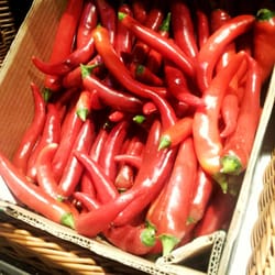 Carrefour Market - Red hot chili peppers