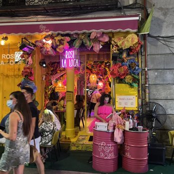 Rosi La Loca - Outside part, no sitting waiting area - Tapas Bars Near Me - Madrid, M