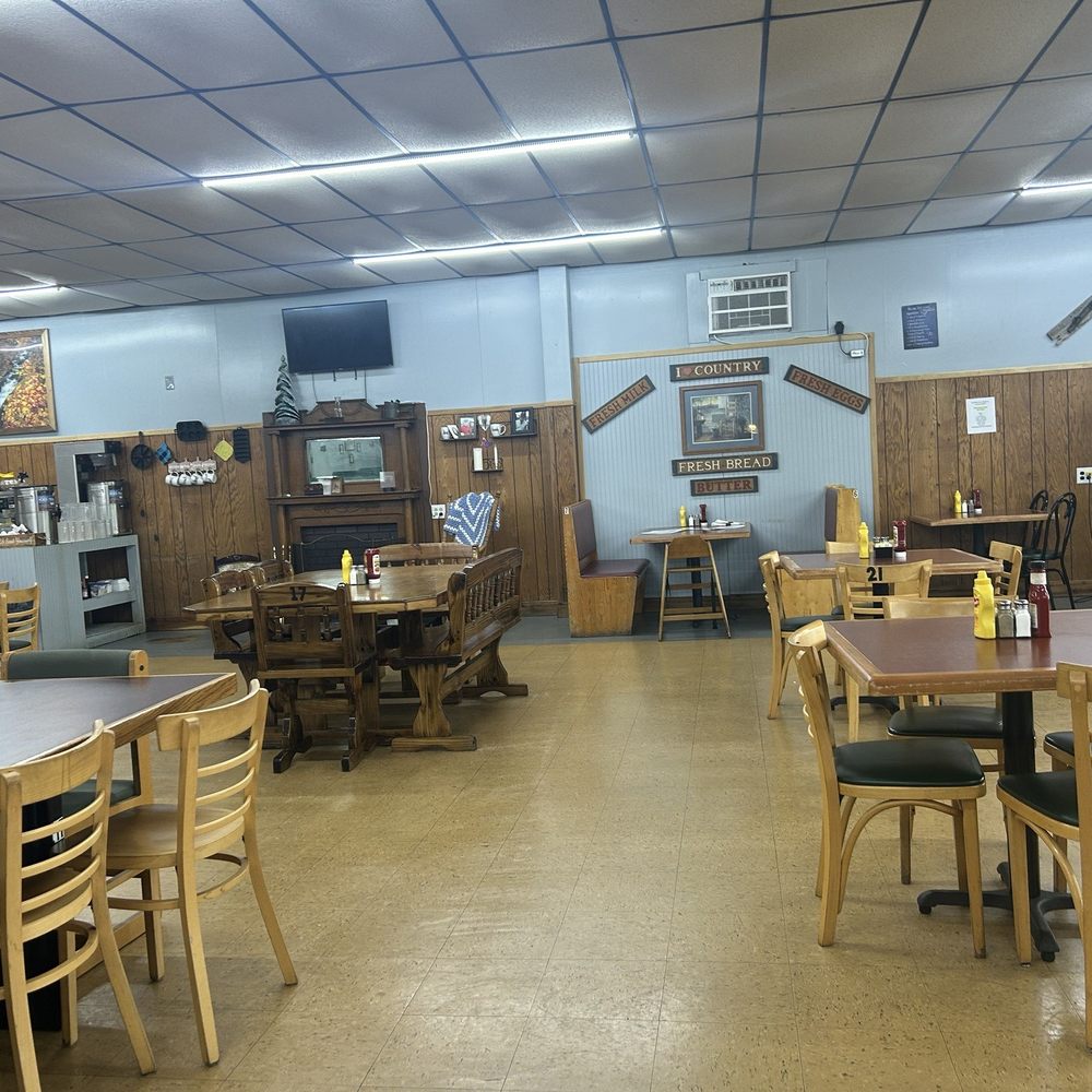 Country Diner - Sitting area and decorations - Diners Near Me - Morehead, Kentucky Country Diner - Sitting area and decorations - Diners Near Me - Morehead, Kentucky