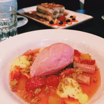 Enoteca Maglia - Rhubarb with strawberry ice cream. - Italian Near Me - Gothenburg, O Enoteca Maglia - Rhubarb with strawberry ice cream. - Italian Near Me - Gothenburg, O