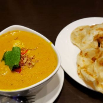 Les Châteaux Restaurant - Curry with roti - Chinese Near Me - Markham, Ontario Les Châteaux Restaurant - Curry with roti - Chinese Near Me - Markham, Ontario