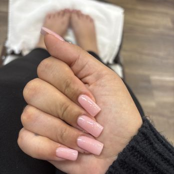 Queen Nails & Spa - Nail Salons Near Me - Paramount, California