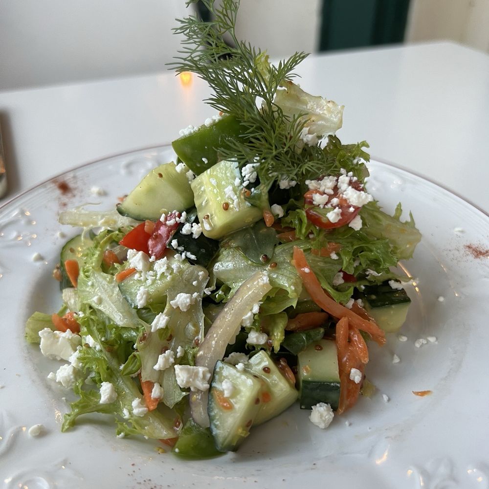 Bistro 1640 - House salad - French Near Me - Quebec City, Quebec Bistro 1640 - House salad - French Near Me - Quebec City, Quebec