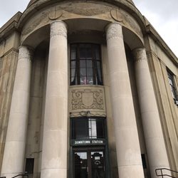 US Post Office - The building is beautiful. It's refreshing to see it's original Architecture and decor maintained so nicely