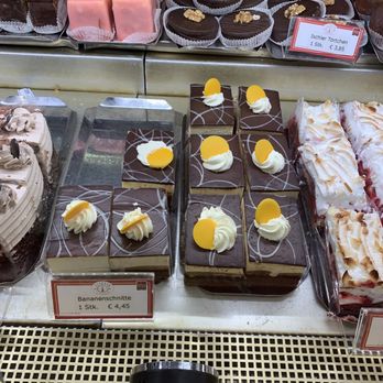 Leo Jindrak - Bananenschnitte pie, Jindrak in Linz - Bakeries Near Me - Linz, 4 Leo Jindrak - Bananenschnitte pie, Jindrak in Linz - Bakeries Near Me - Linz, 4