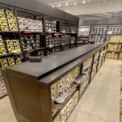 adidas Outlet Store Woodburn