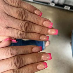 L A Nails - Middles dont match