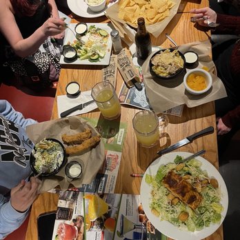 Chili's - Salmon Cesar Salad, Virgen Seltzer Pineapple drinks - American Near Me - Santa Clarita, California Chili's - Salmon Cesar Salad, Virgen Seltzer Pineapple drinks - American Near Me - Santa Clarita, California
